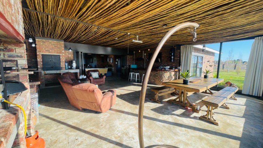 4 Bedroom Property for Sale in Grimbeeck Park North West